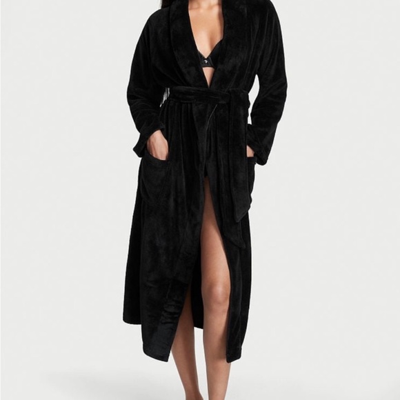 Victoria’s Secret Cozy Robe softest robe in the world, so comfy and warm! - Picture 1 of 4